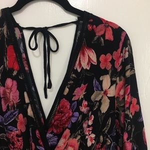 Floral romper with bell sleeves and pockets ‼️🌺